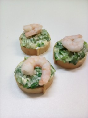 Toast salade crevettes sur commande 48h d avance minium.