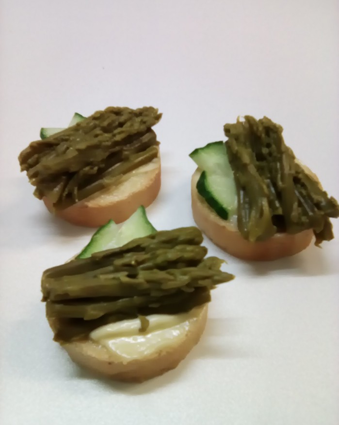 Toast asperge sur commande 48h d avance minium.