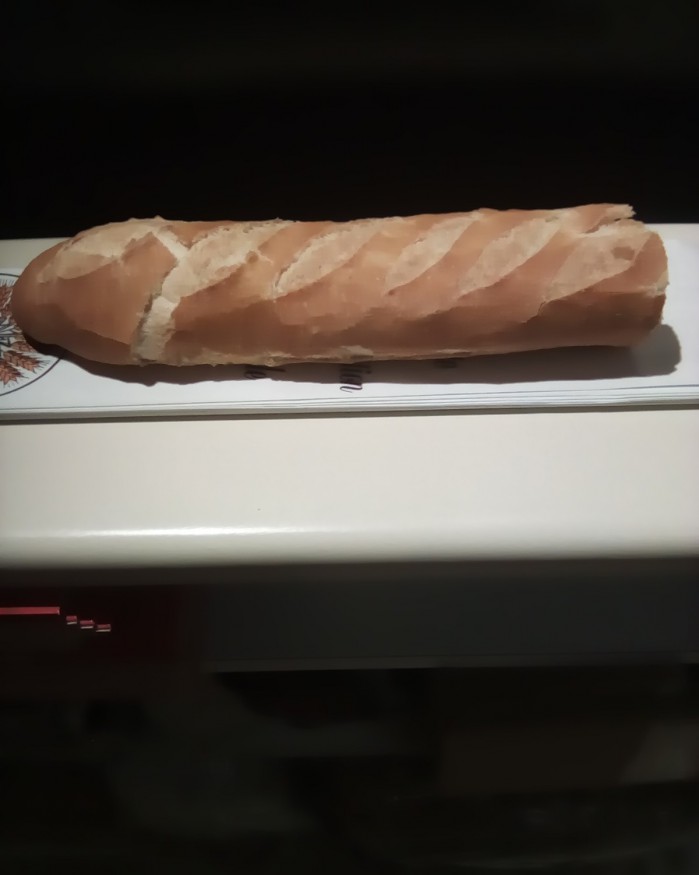 1/2  baguette